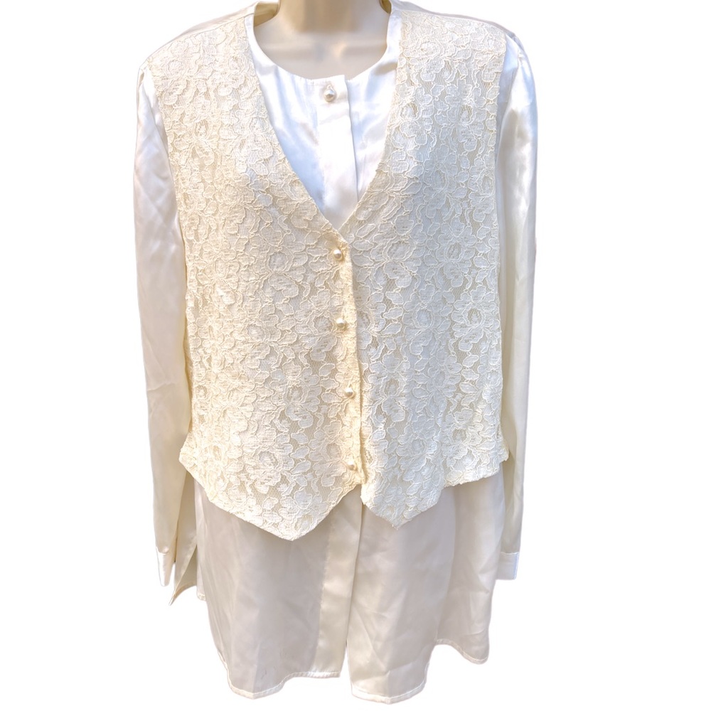 Leslie Faye Vintage silk top